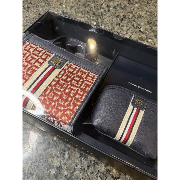 Tommy Hilfiger 2-Piece Tote Bag & Coin Purse Gift Set Navy/Red New in Box - Picture 7 of 11
